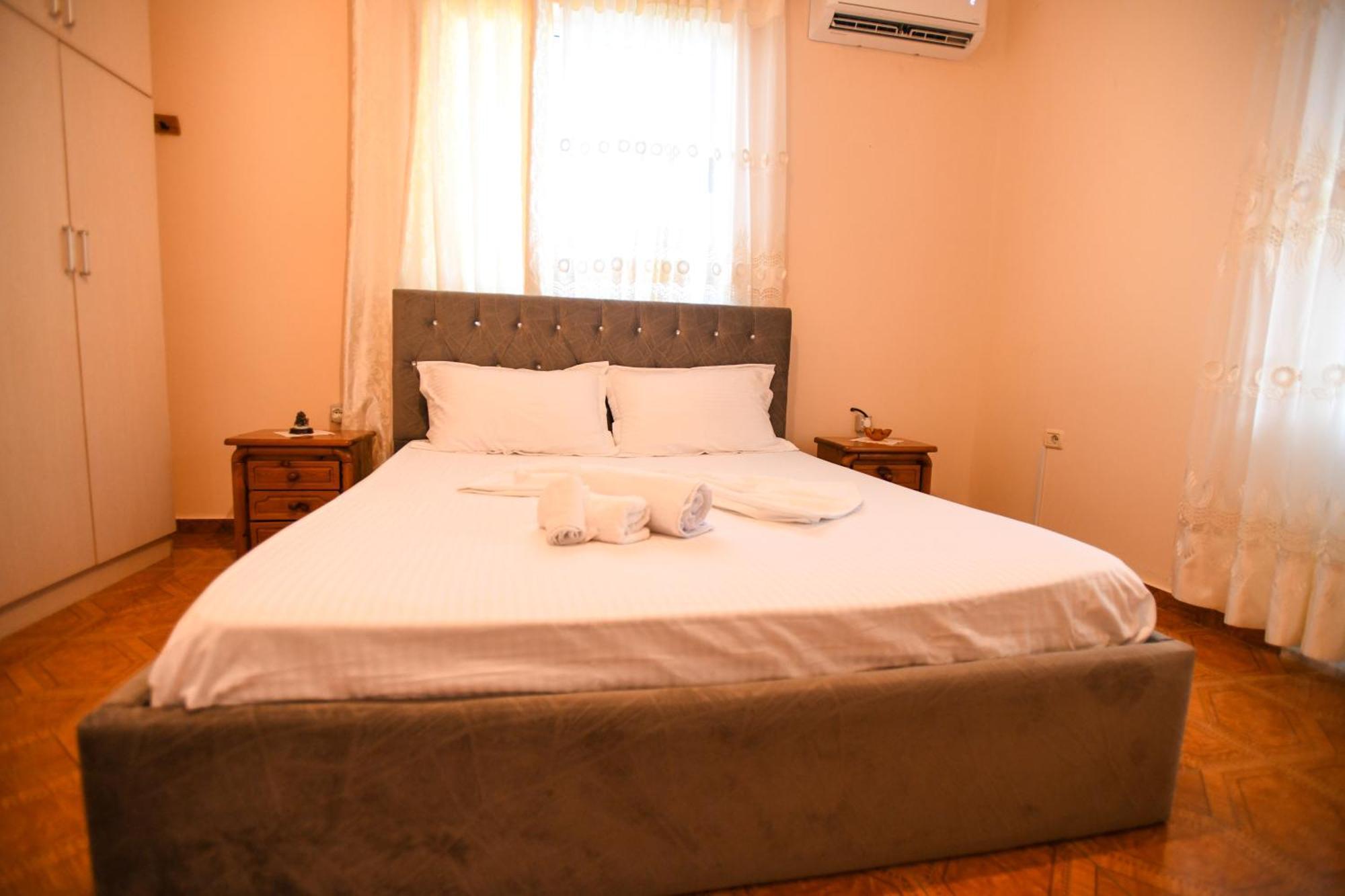 Apartment Darlin Berat Exterior foto